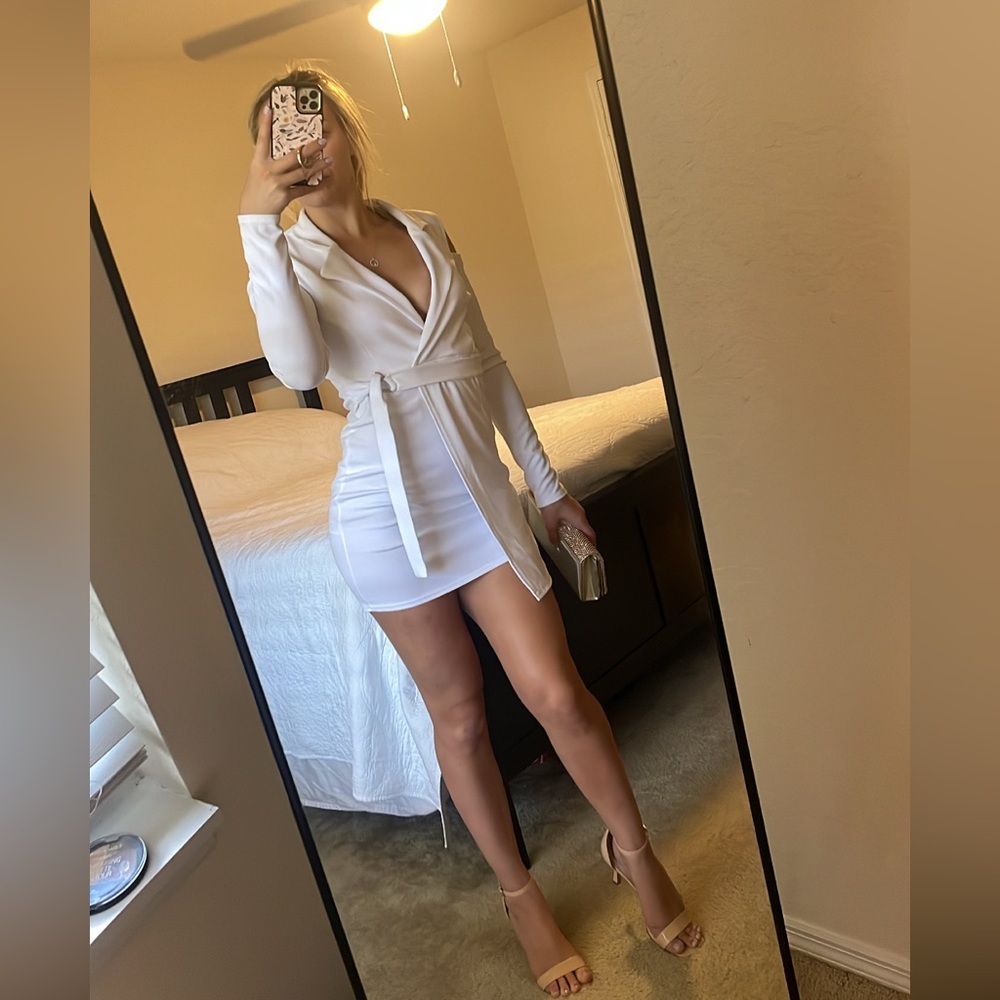 White mini dress, cutout sleeve, long sleeve, business casual,prettylittle thing